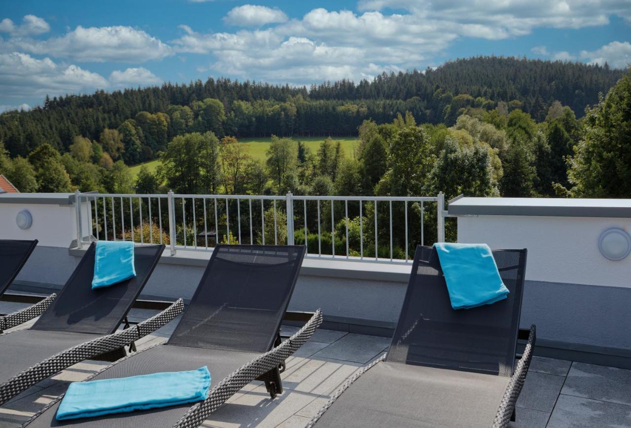 Wellnesshotel Deine Auszeit, Adults Only Achslach Exterior foto