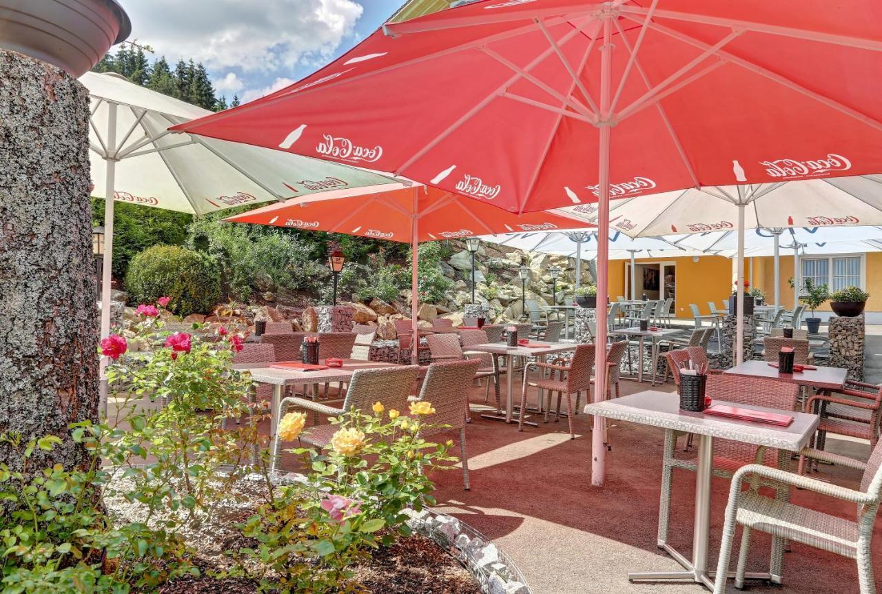 Wellnesshotel Deine Auszeit, Adults Only Achslach Exterior foto