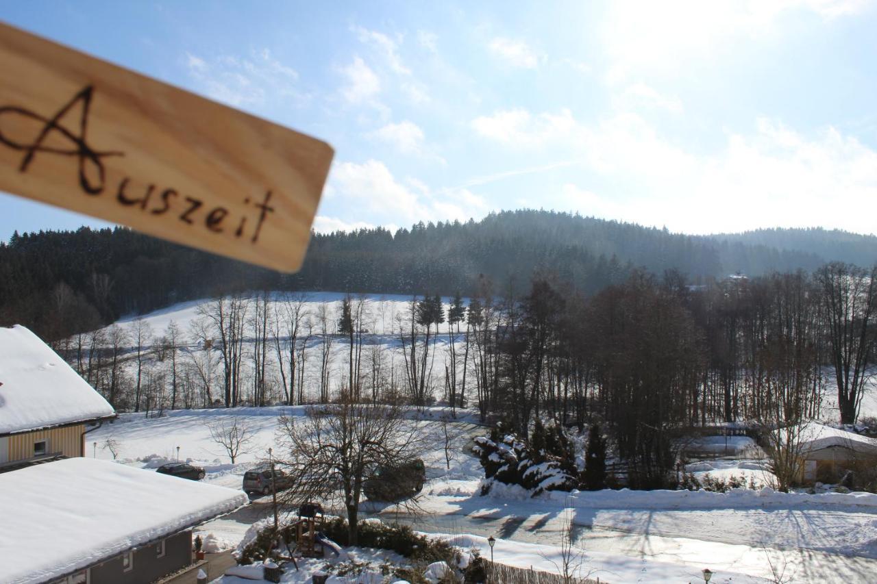 Wellnesshotel Deine Auszeit, Adults Only Achslach Exterior foto